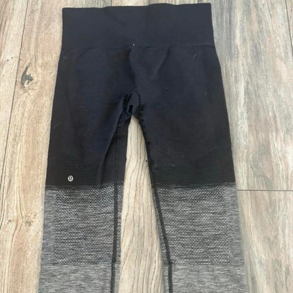 Lululemon Women's Black and Grey Leggings